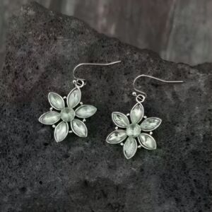 NEW Flower Earrings